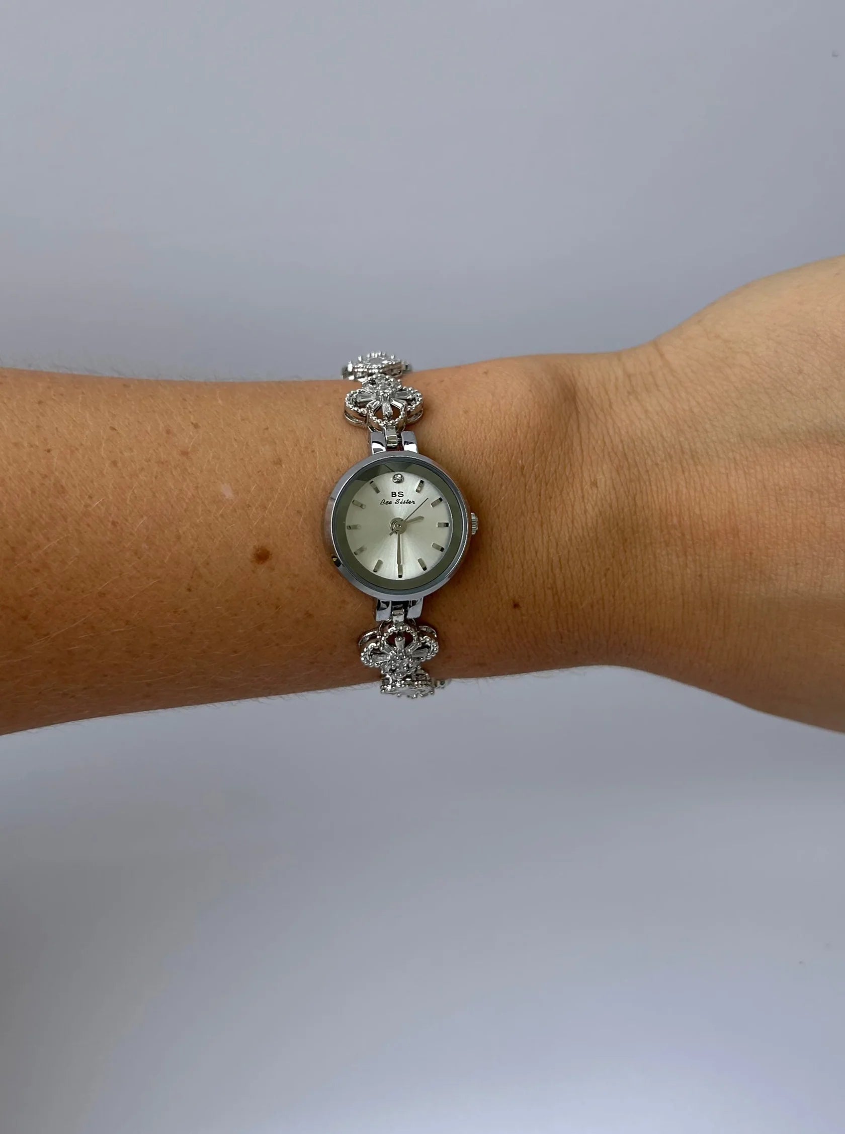 Vintage Clover Silver Womens Dainty Watch Small Face